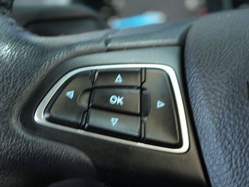 Used 2018 Ford Focus Titanium image 12