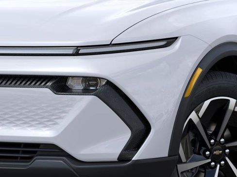 New 2026 Chevrolet Equinox EV LT image 25