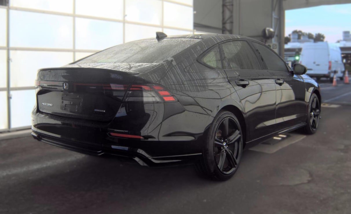 Used 2023 Honda Accord Sport image 9