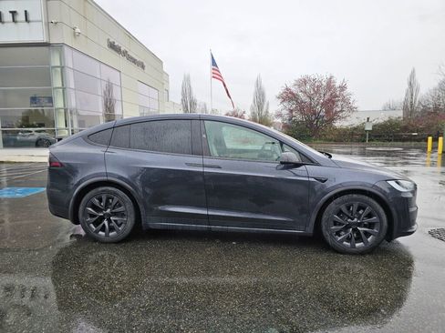 Used 2024 Tesla Model X Base image 8