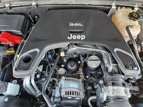 Used 2020 Jeep Wrangler Unlimited Sport S image 32