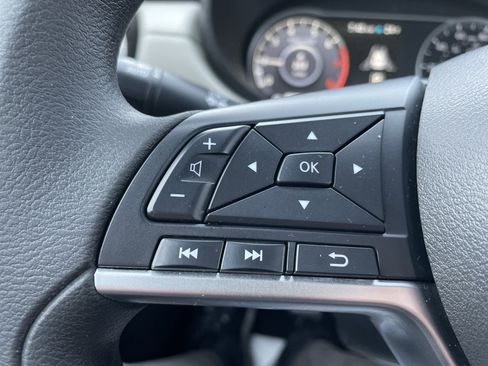 Used 2021 Nissan Versa SV image 29