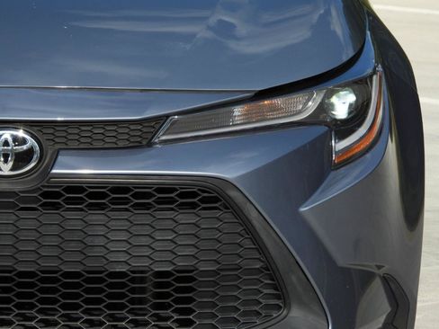 Used 2022 Toyota Corolla LE FWD image 35