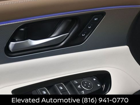 Certified 2025 Nissan Murano Platinum w/ Cargo Package AWD/4WD image 17