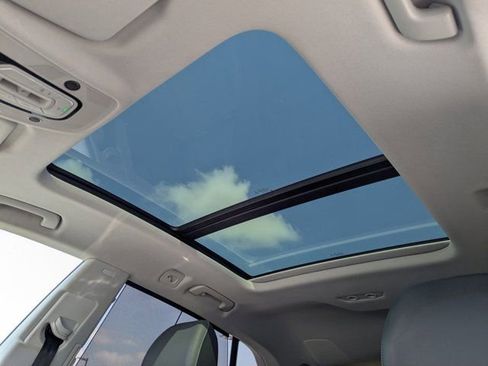 Used 2023 Audi Q8 Prestige image 22