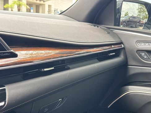 Certified 2024 Cadillac Escalade ESV Premium Luxury w/ Performance Package AWD/4WD image 26