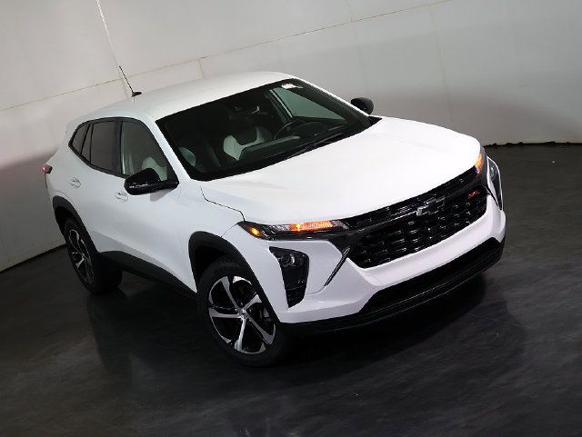 Used 2024 Chevrolet Trax RS w/ Driver Confidence Package FWD image 7