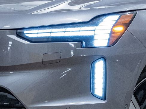 New 2026 Volvo EX90 Ultra AWD/4WD image 3