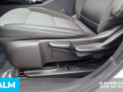 Used 2024 Chevrolet Trax LT FWD image 12