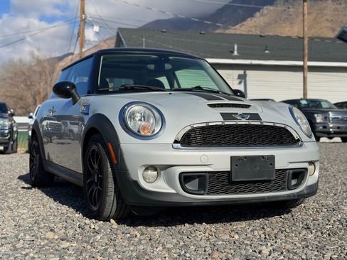 Used 2013 MINI Cooper S image 1
