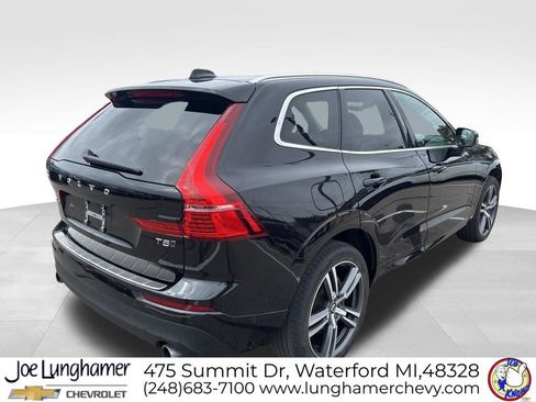 Used 2018 Volvo XC60 T5 Momentum w/ Convenience Package AWD/4WD image 3