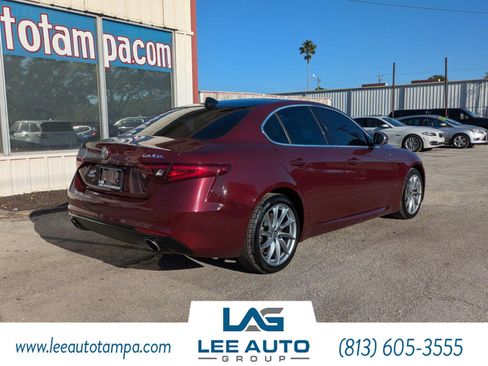 Used 2017 Alfa Romeo Giulia AWD image 4