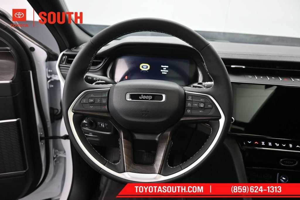 Used 2026 Jeep Grand Cherokee L Limited AWD/4WD image 25