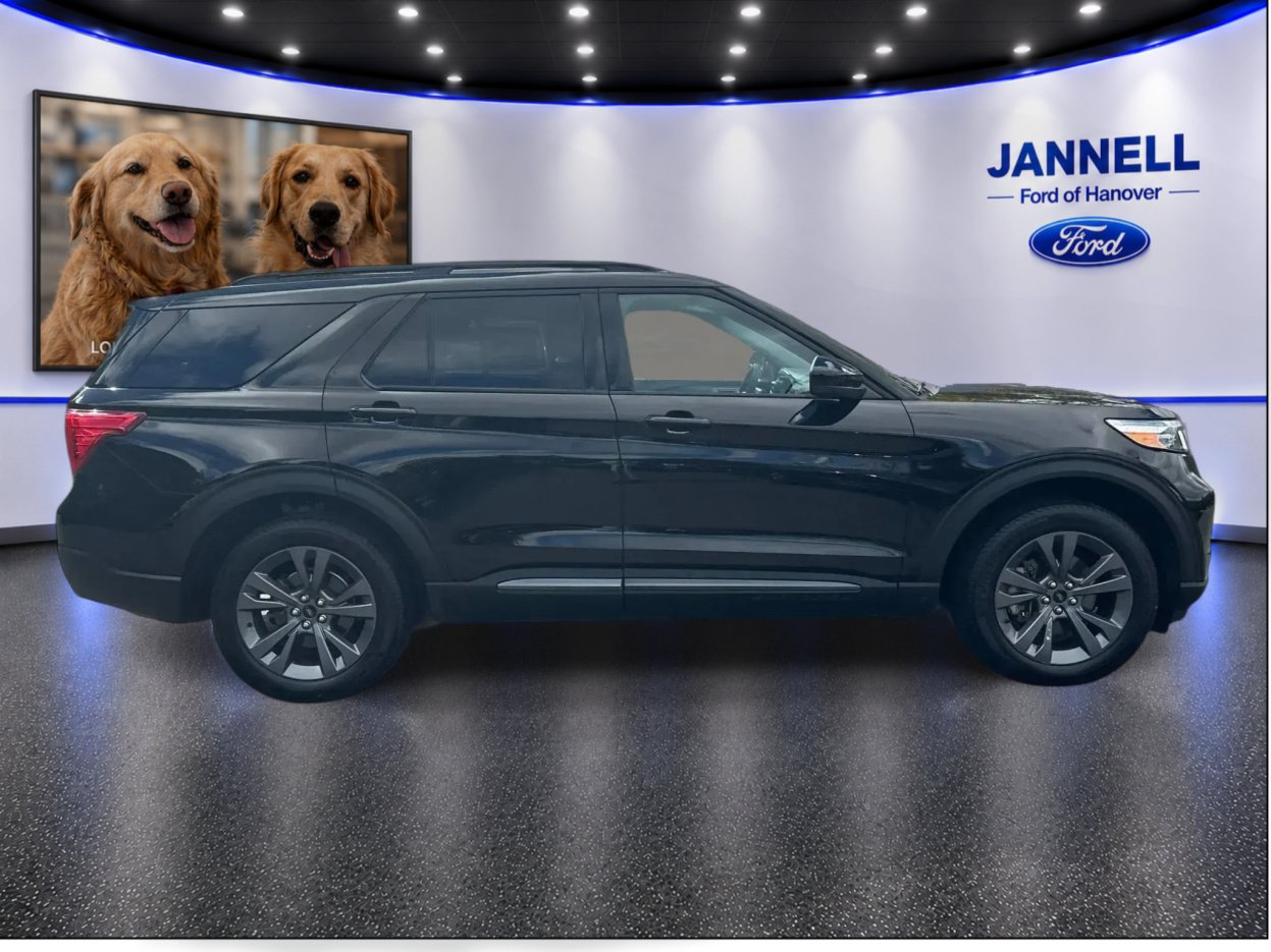Used 2023 Ford Explorer XLT w/ Equipment Group 202A AWD/4WD image 4