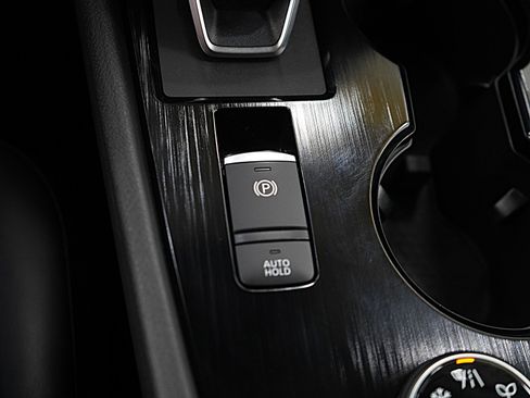 Used 2024 Nissan Rogue SV w/ SV Premium Package image 24