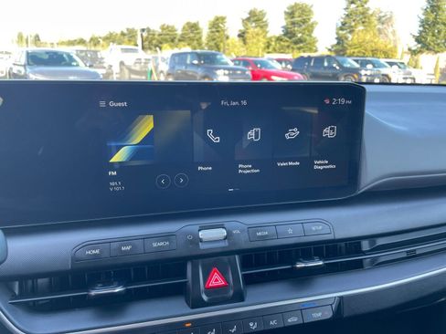 Used 2025 Kia K4 LXS image 21