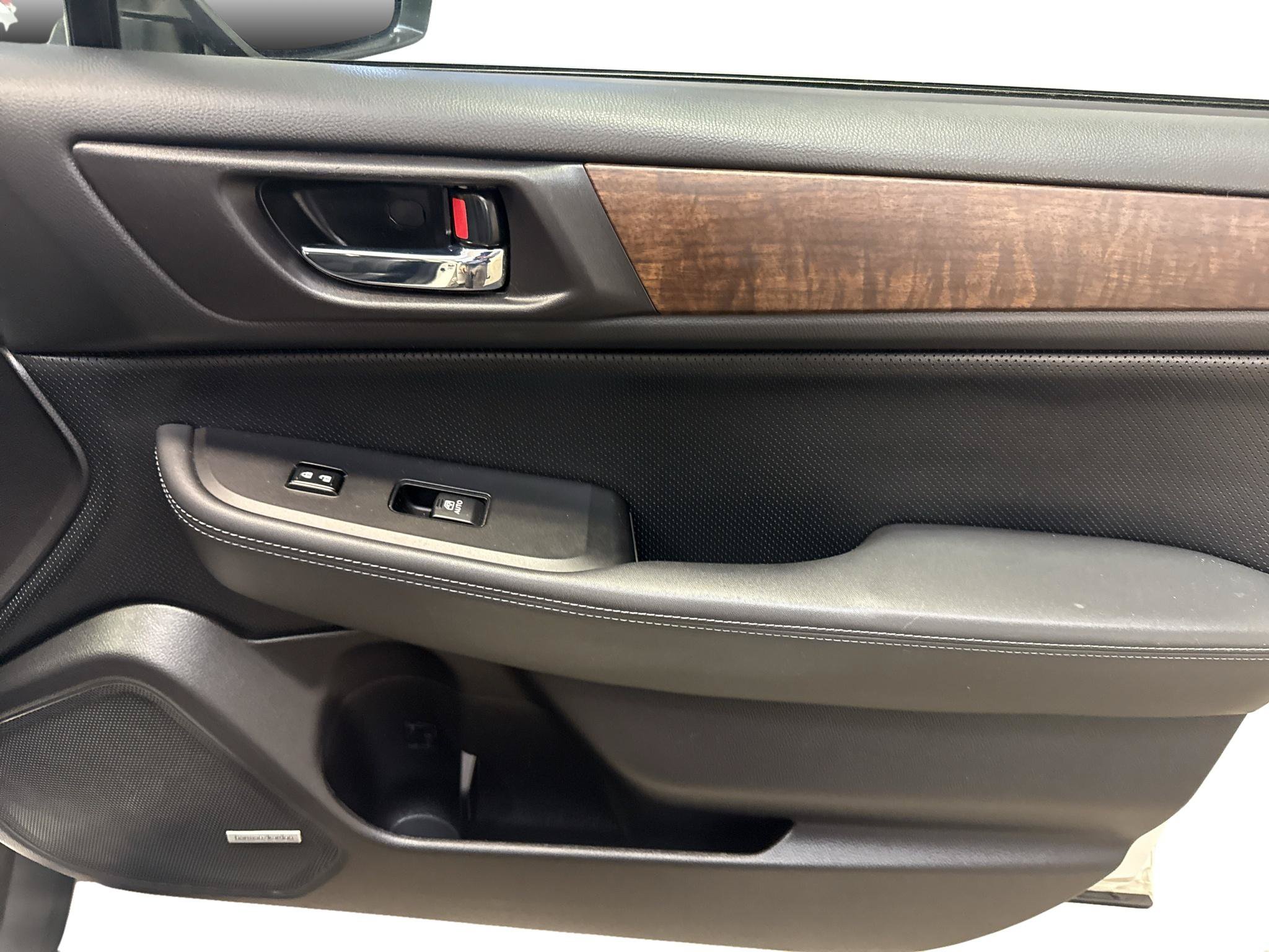 Used 2016 Subaru Outback 2.5i Limited AWD/4WD image 16