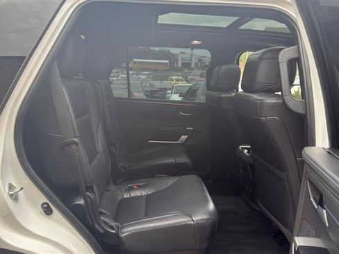 Used 2024 Toyota Sequoia Platinum AWD/4WD image 18