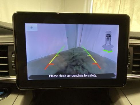 Used 2023 Ford Explorer XLT image 15