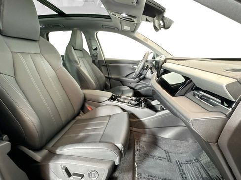 Used 2025 Audi Q6 e-tron Premium Plus image 26