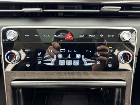 Certified 2026 Genesis GV80 3.5T Advanced AWD/4WD image 19