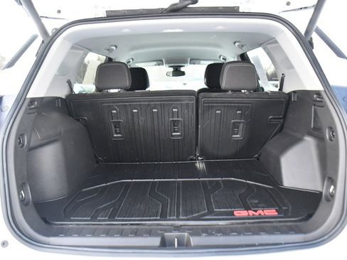 Used 2022 GMC Terrain SLE w/ Driver Convenience Package image 18