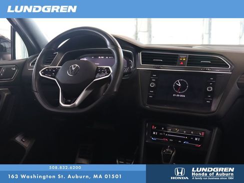Used 2023 Volkswagen Tiguan SEL R-Line image 16