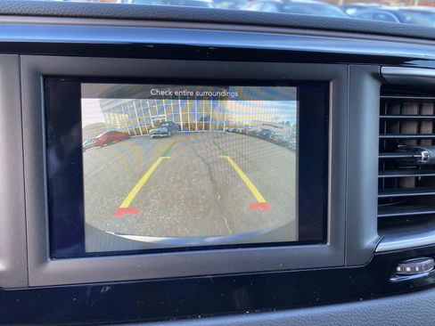 Used 2019 Chrysler Pacifica LX image 11