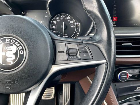 Used 2018 Alfa Romeo Stelvio Ti Lusso image 17
