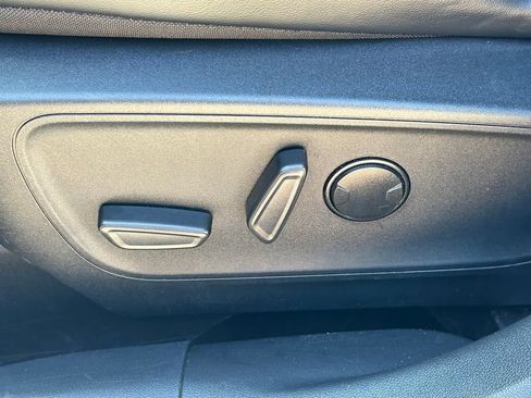 Used 2025 Ford Escape ST-Line FWD image 22