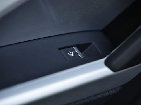 Certified 2025 Audi Q3 2.0T Premium w/ Convenience Package image 25