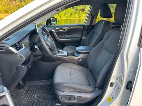 Used 2023 Toyota RAV4 XLE FWD image 14