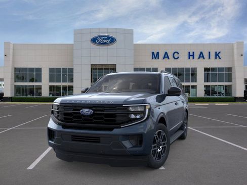 New 2025 Ford Expedition Active image 2
