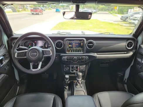 Used 2023 Jeep Wrangler Unlimited Sahara AWD/4WD image 25