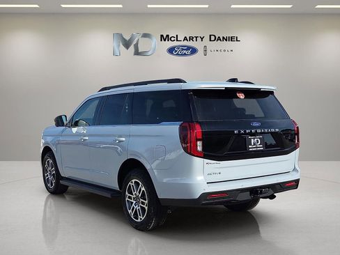 New 2026 Ford Expedition Active image 4