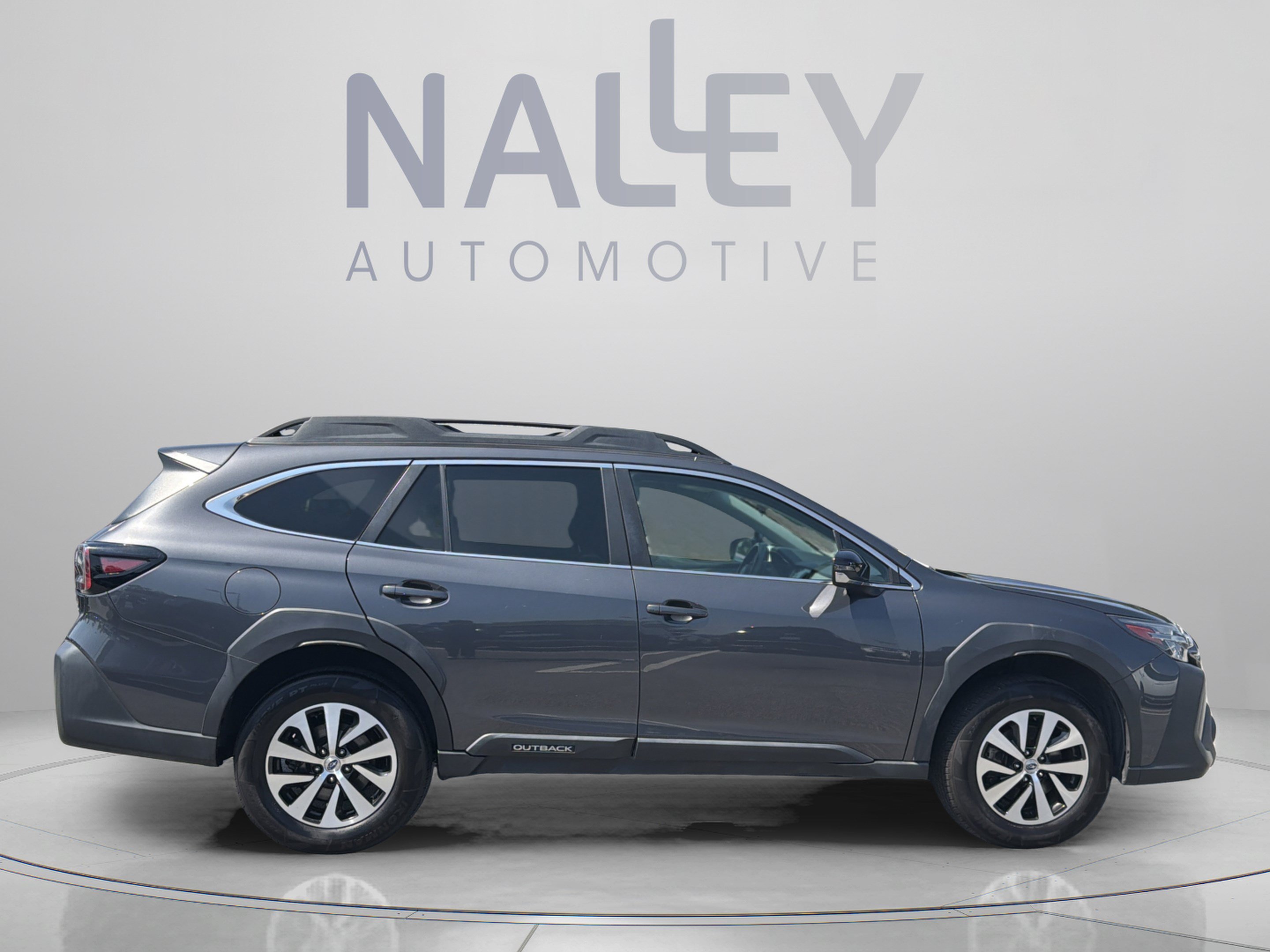 Used 2023 Subaru Outback Premium AWD/4WD image 6