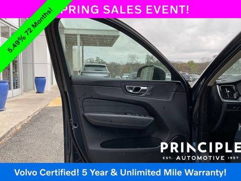 Certified 2024 Volvo XC60 B5 Core image 18