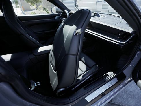 Used 2024 Porsche 911 Carrera S w/ Sport Package image 35