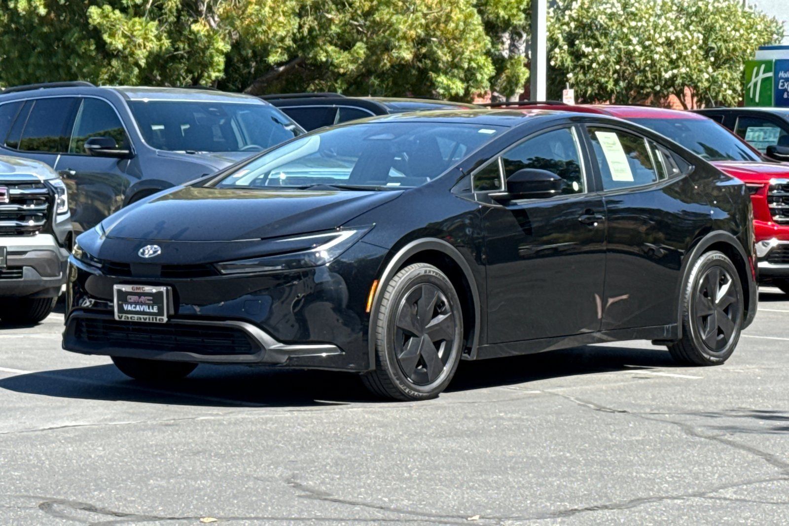 Used 2025 Toyota Prius LE FWD image 9
