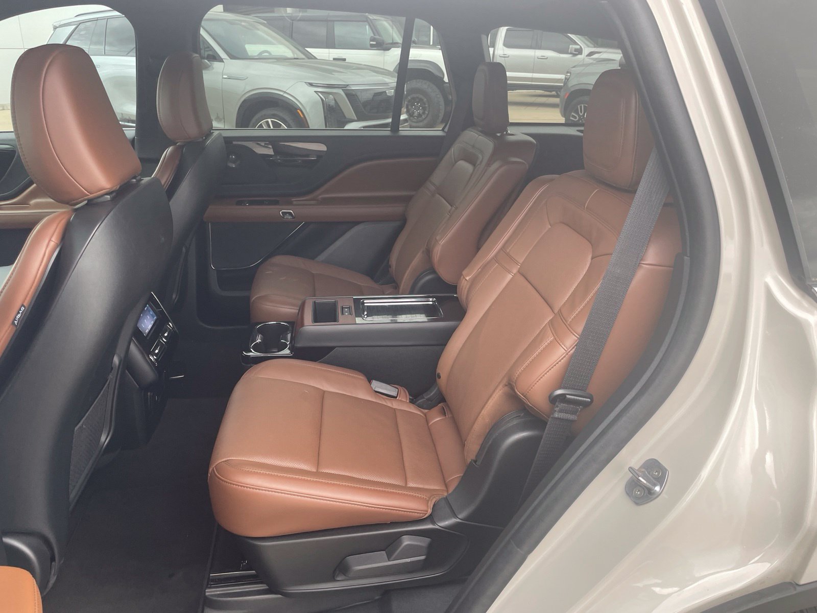 Used 2024 Lincoln Aviator Reserve w/ Equipment Group 201A RWD image 7