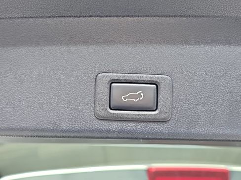 Used 2019 Subaru Ascent Limited AWD/4WD image 17