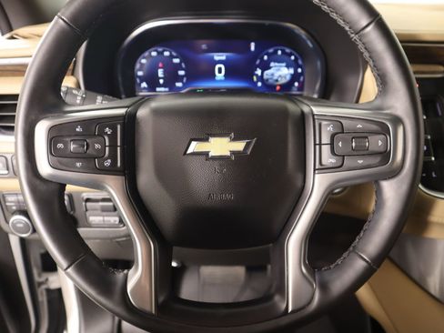 Used 2024 Chevrolet Tahoe Premier image 3