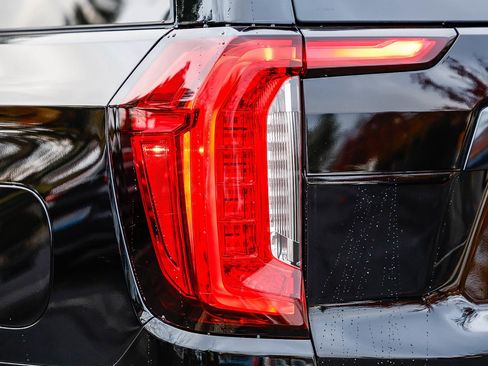 Used 2024 GMC Yukon Denali Ultimate image 8