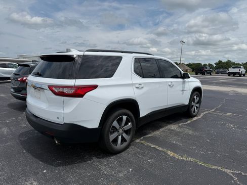 Used 2020 Chevrolet Traverse LT w/ LT Premium Package image 6