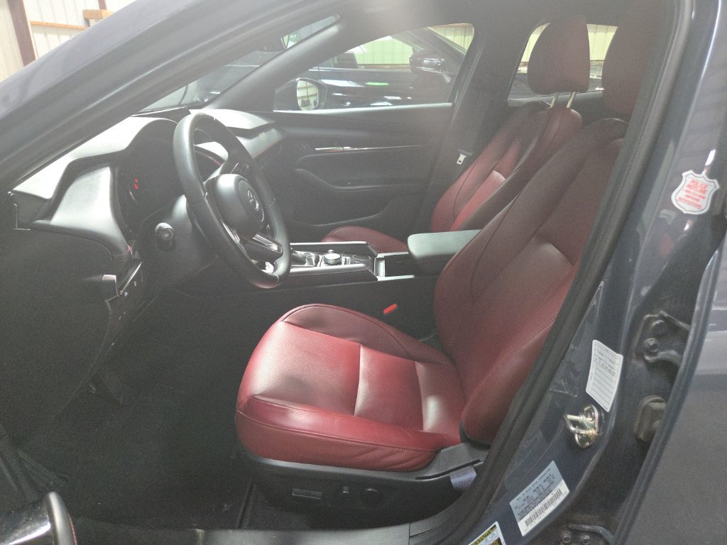 Used 2026 MAZDA MAZDA3 Carbon AWD/4WD image 3