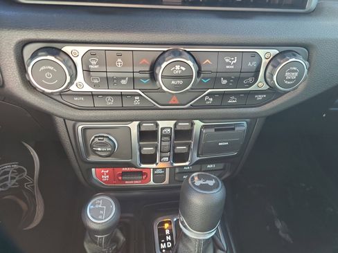 New 2026 Jeep Wrangler Willys AWD/4WD image 35