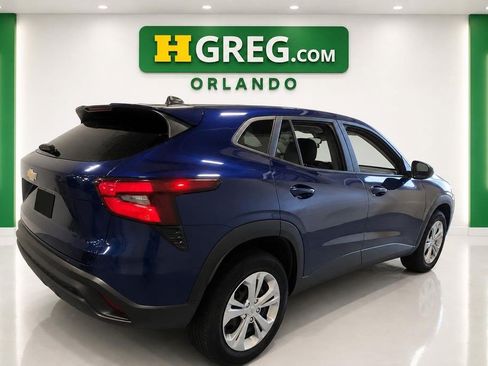 Used 2024 Chevrolet Trax LS w/ Driver Confidence Package FWD image 6