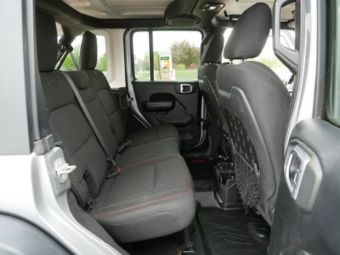 Used 2018 Jeep Wrangler Unlimited Rubicon AWD/4WD image 19