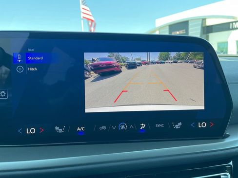 Used 2025 Chevrolet Traverse LT w/ LPO, Floor Liner Package image 21