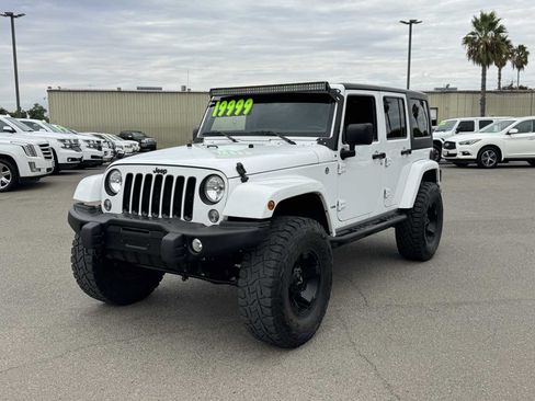 Used 2016 Jeep Wrangler Unlimited Sahara AWD/4WD image 5